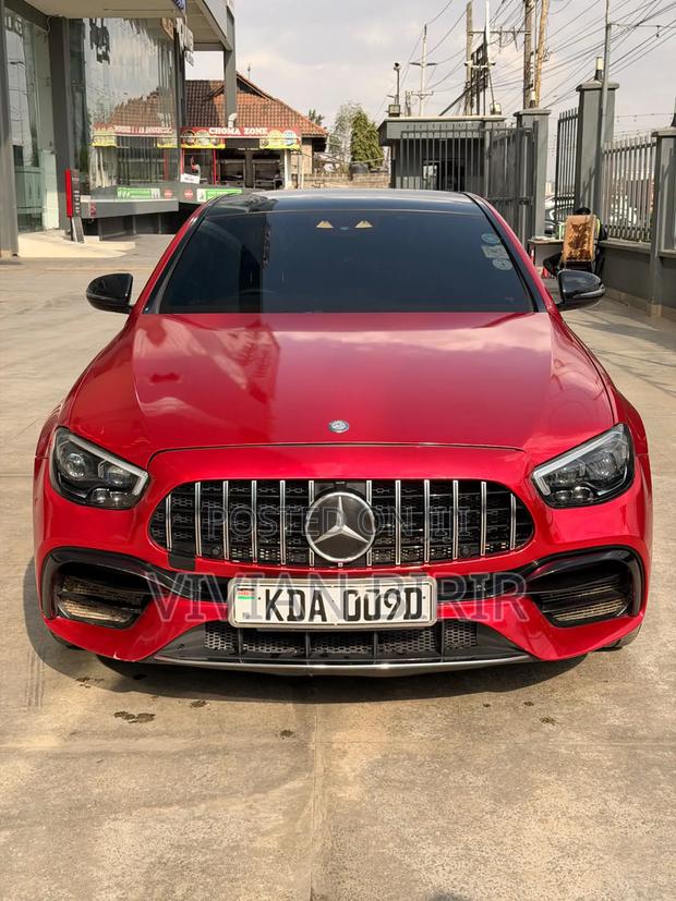 Mercedes-Benz E220 2016 Red