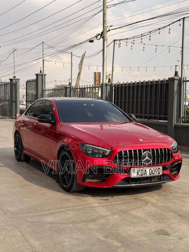 Mercedes-Benz E220 2016 Red