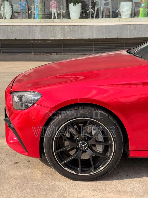Mercedes-Benz E220 2016 Red