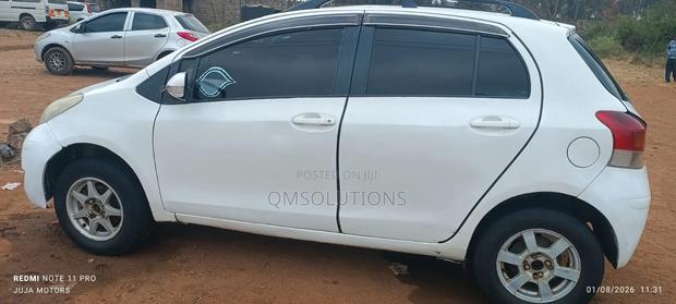 Toyota Vitz 2011 Black