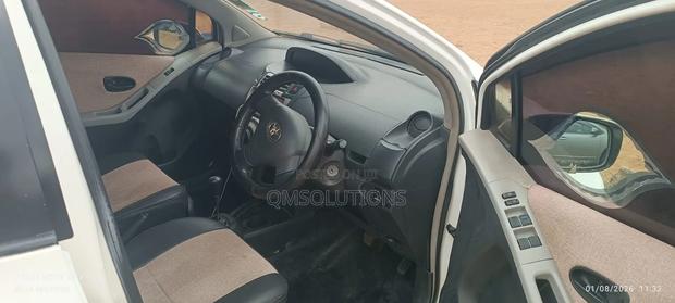 Toyota Vitz 2011 Black