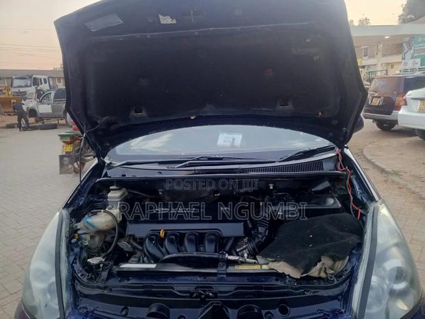 Toyota Wish 2006 Blue