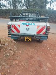 Nissan Pick-Up 1995 White for sale