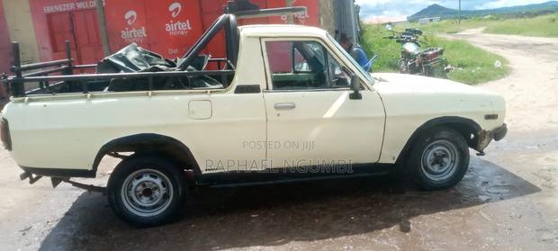 Nissan Pick-Up 1994 Off white
