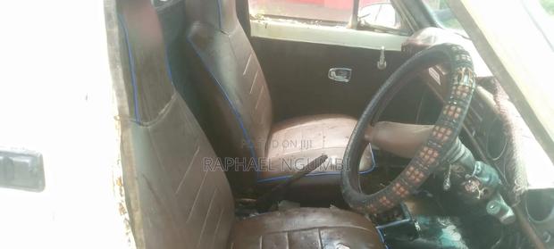 Nissan Pick-Up 1994 Off white