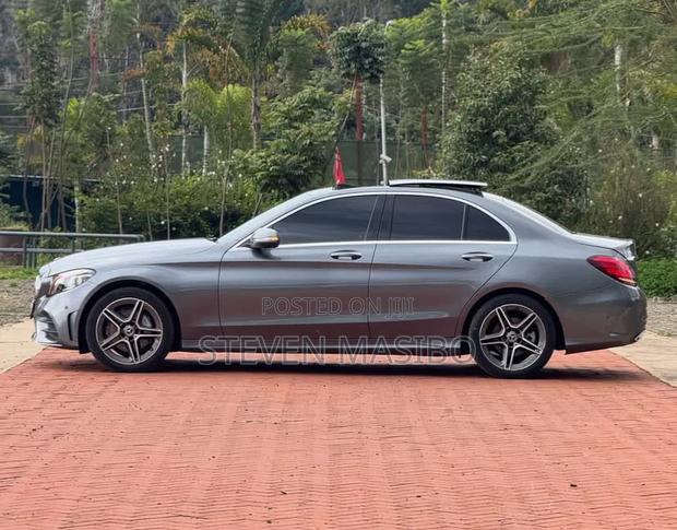 Mercedes-Benz C200 2019 Gray