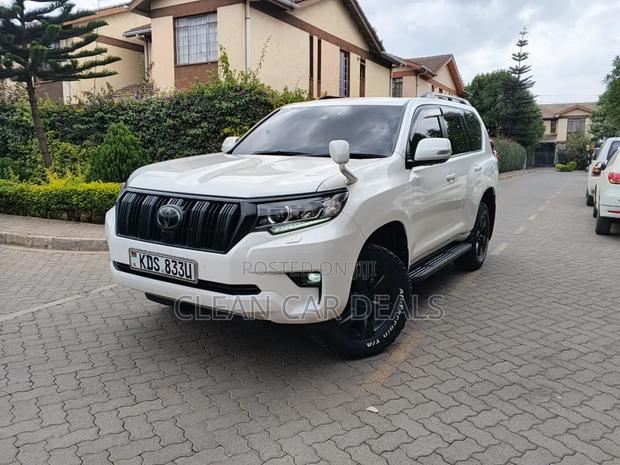Toyota Land Cruiser Prado 2017 White