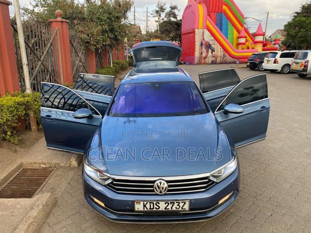 Volkswagen Passat 2018 Blue