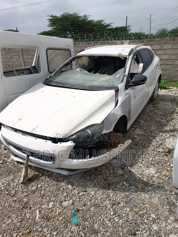 Volvo V40 2015 White