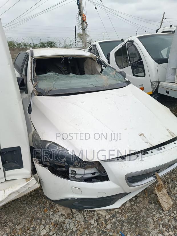 Volvo V40 2015 White