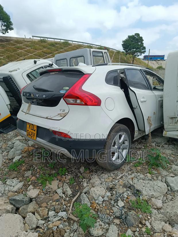 Volvo V40 2015 White