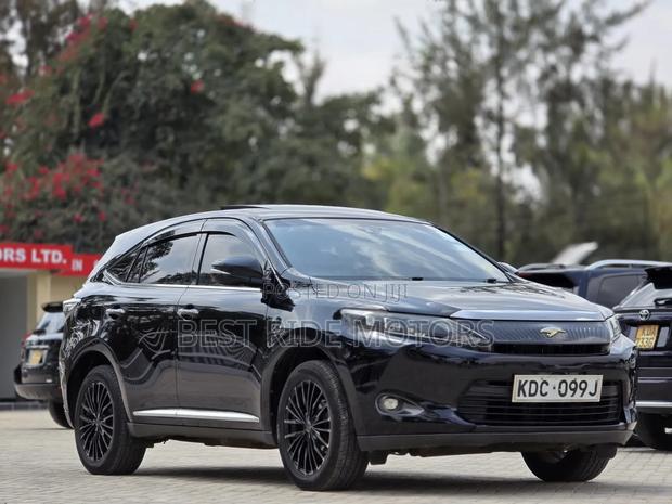 Toyota Harrier 2.0 2015