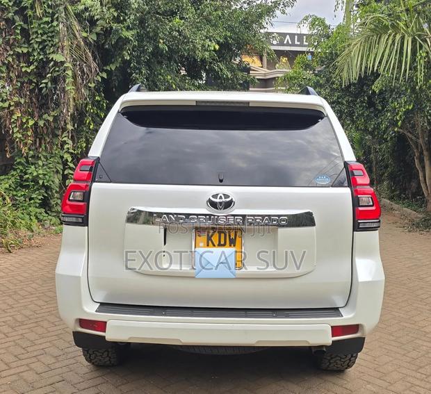 Toyota Land Cruiser Prado 2018 Off white