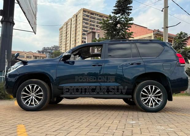 Toyota Land Cruiser Prado 2019 Blue