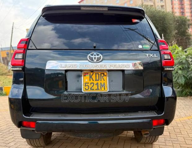 Toyota Land Cruiser Prado 2019 Blue