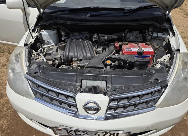 Nissan Tiida 2011 White
