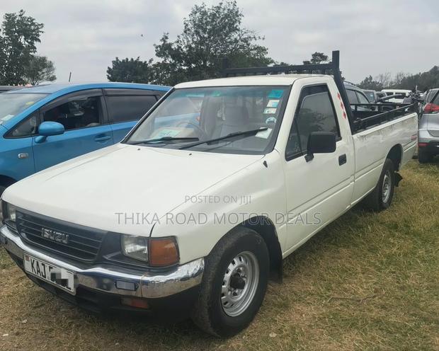 Isuzu Tougher 1998 White
