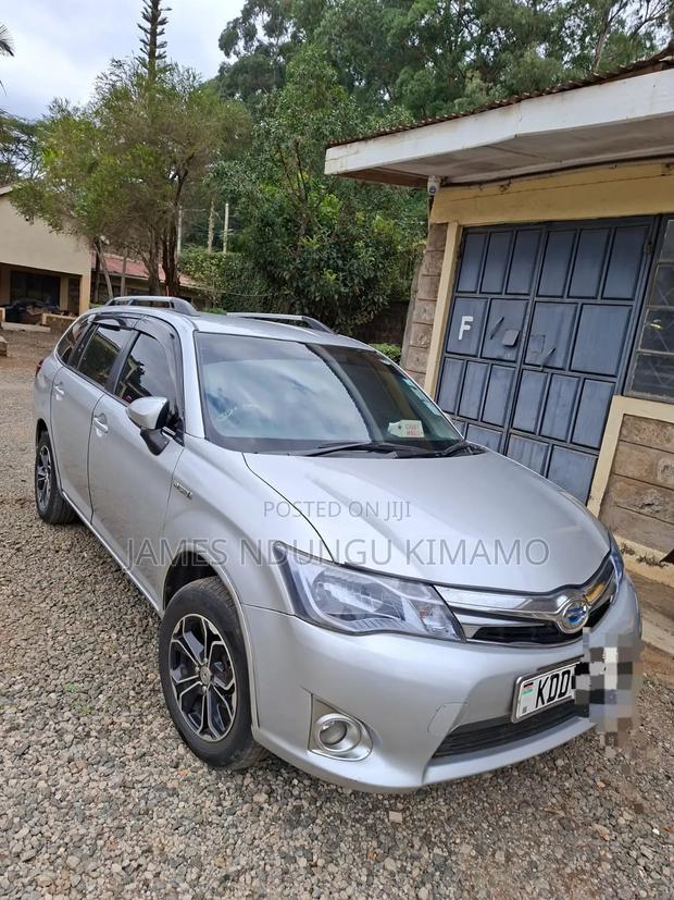 Toyota Corolla Fielder 2014 Silver