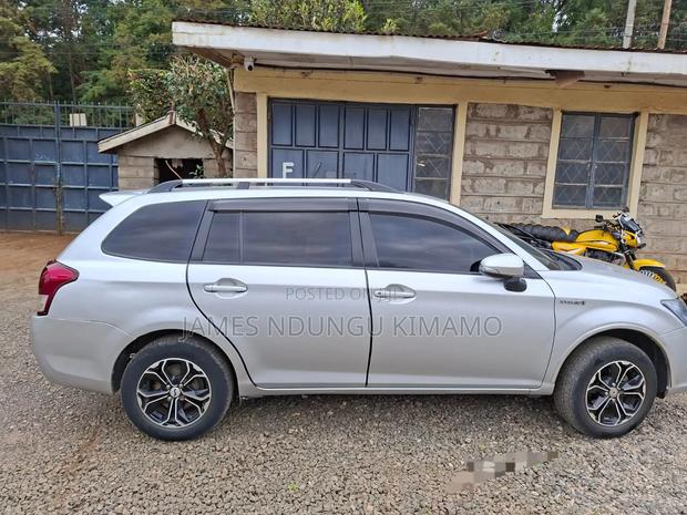Toyota Corolla Fielder 2014 Silver
