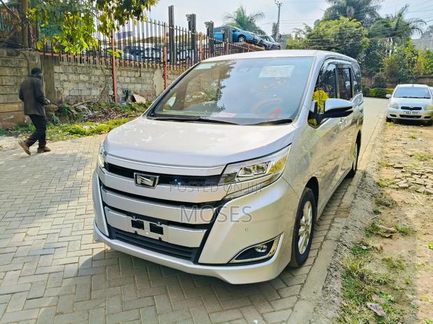 Toyota Noah 2019 Silver