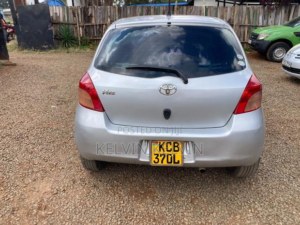 Toyota Vitz 2008 Silver