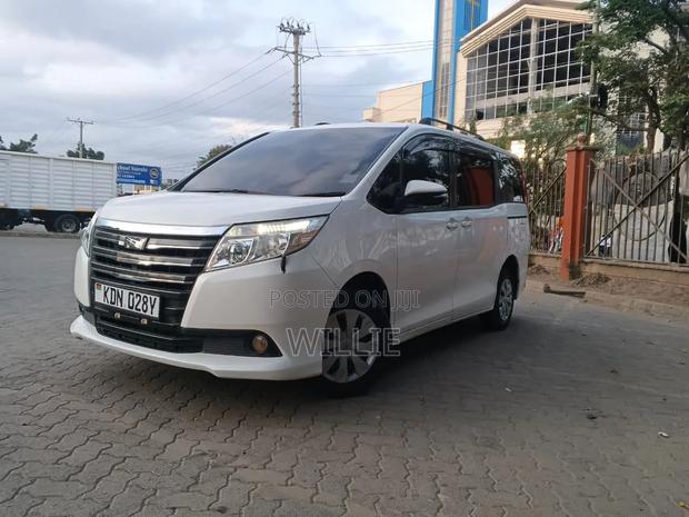 Toyota Noah 2017 White