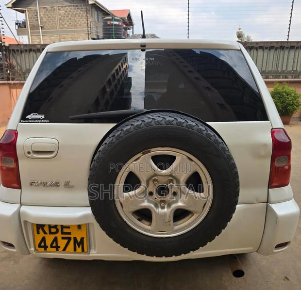 Toyota RAV4 2004 White