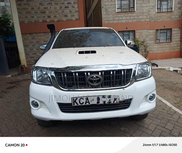 Toyota Hilux 2008 White
