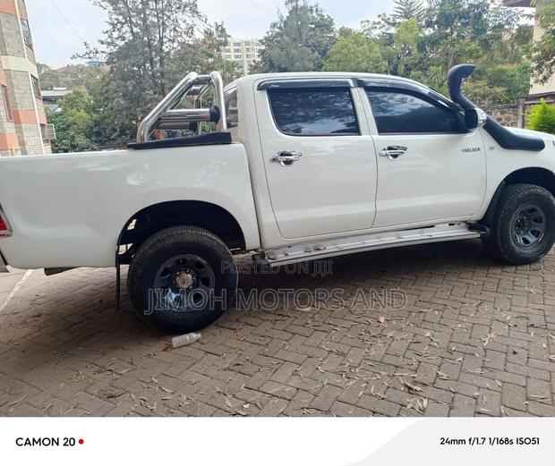 Toyota Hilux 2008 White