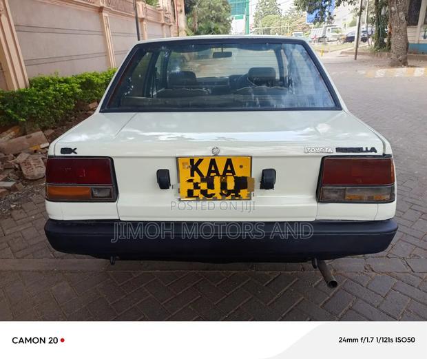Toyota Corolla 1993 White