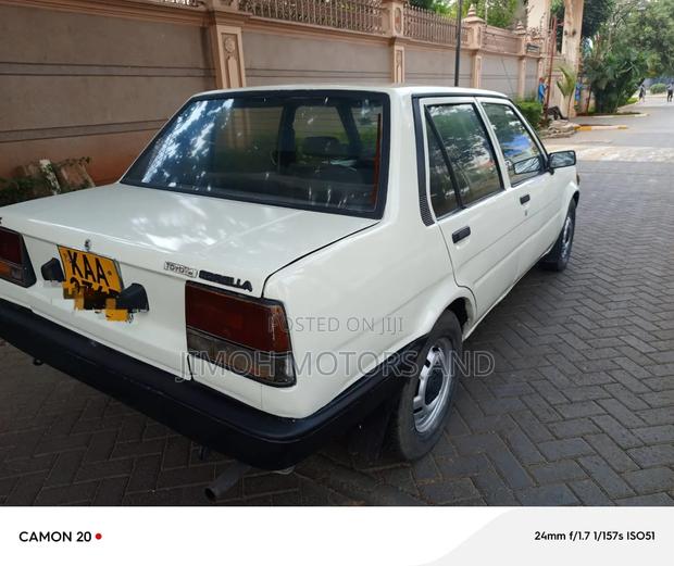 Toyota Corolla 1993 White