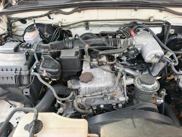 Toyota Land Cruiser Prado 2004 White