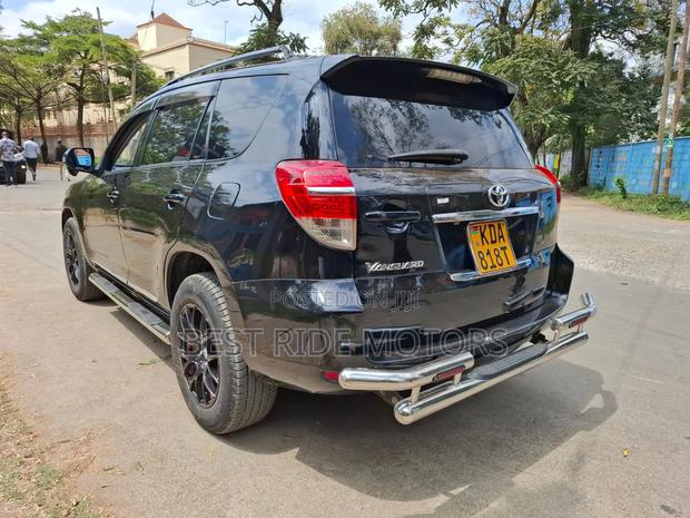 Toyota Vanguard 2013 Black