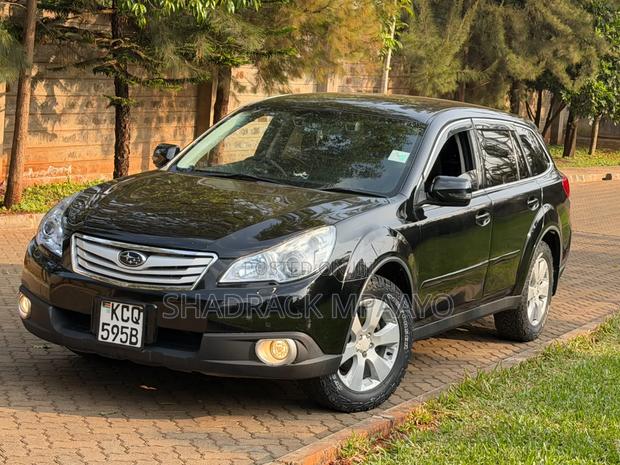 Subaru Outback 2011 White