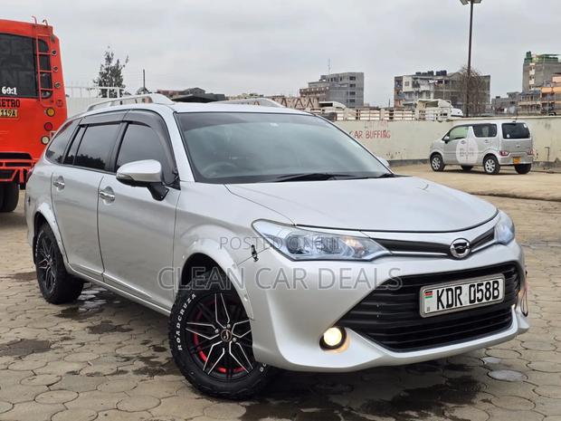 Toyota Corolla Fielder 2016 Silver