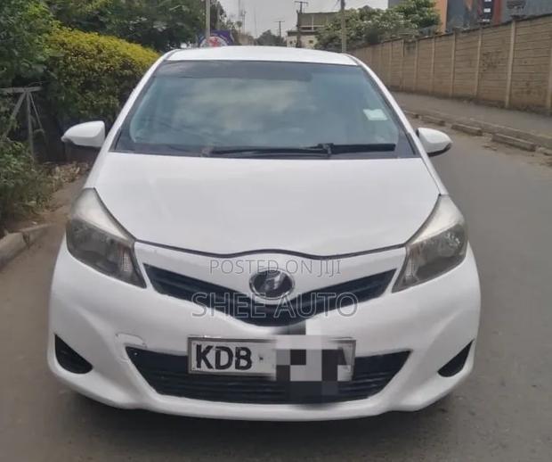 Toyota Vitz 2013 White