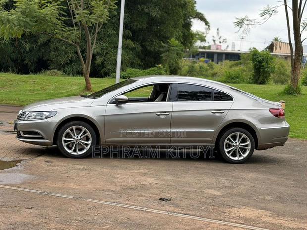 Volkswagen Passat 2014 Silver