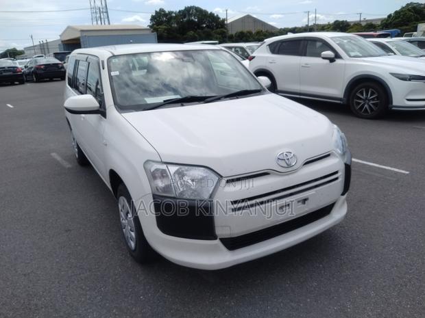 Toyota Probox 1.5 F 4WD 2021 White