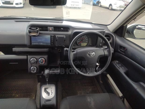 Toyota Probox 1.5 F 4WD 2021 White