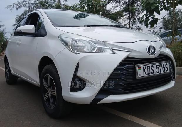 Toyota Vitz 1.0 FWD 5dr 2018 White