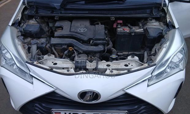 Toyota Vitz 1.0 FWD 5dr 2018 White
