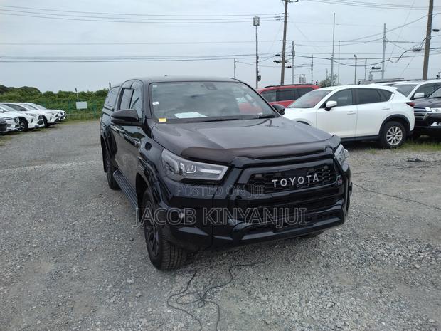 Toyota Hilux 2022 Black