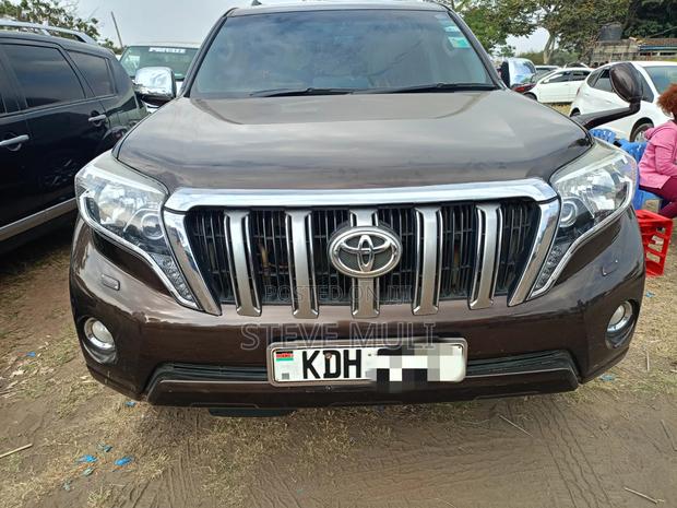 Toyota Land Cruiser Prado 2017 Brown