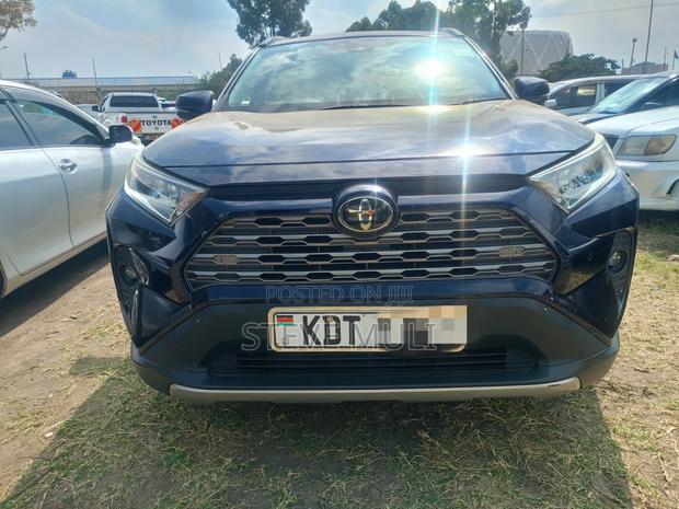 Toyota RAV4 2019 Blue