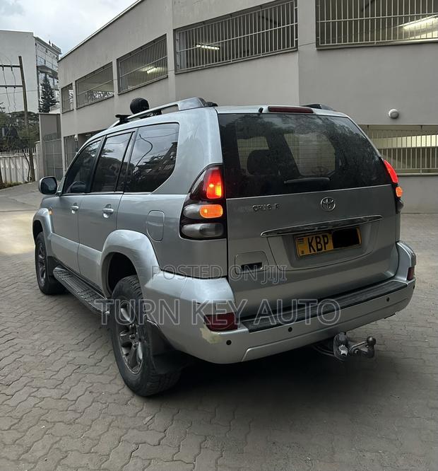 Toyota Land Cruiser Prado 3.0 D-4D 5dr 2004 Silver