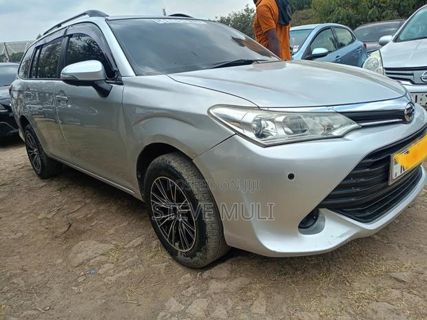Toyota Corolla Fielder 2015 Silver