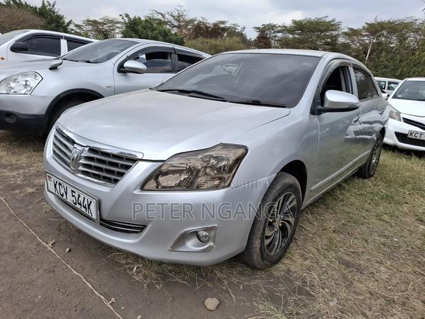 Toyota Premio 2014 Silver