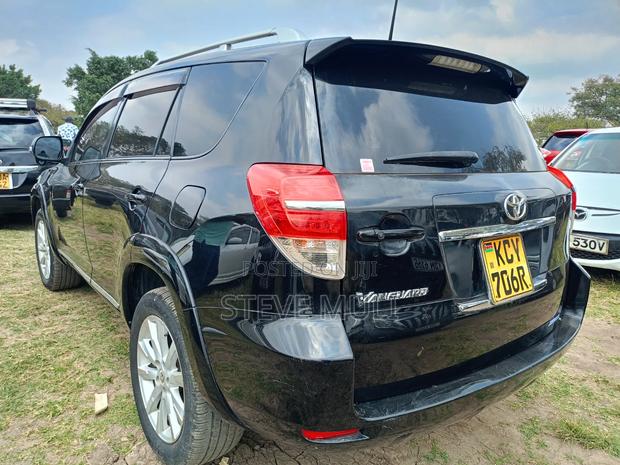 Toyota Vanguard 2012 Black