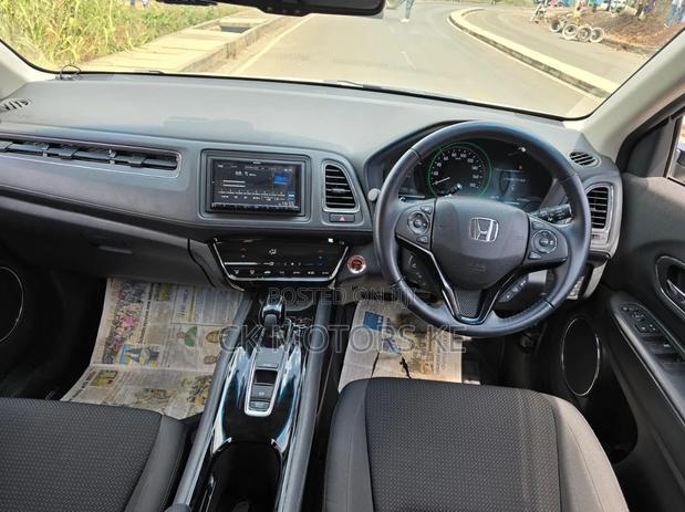 Honda Vezel 2019 White