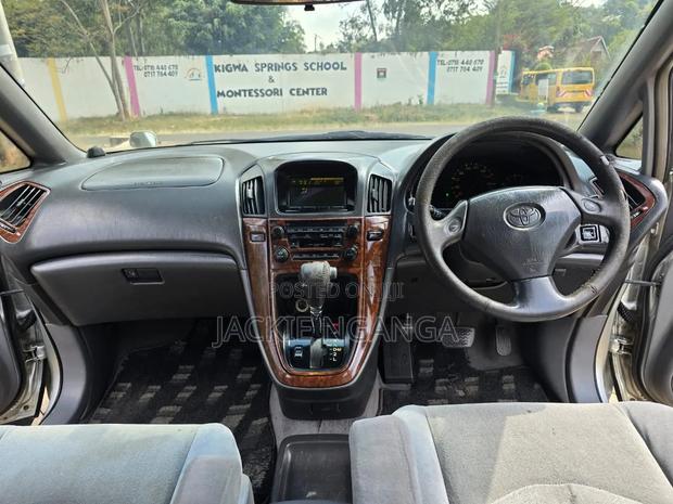 Toyota Harrier 2003 Silver